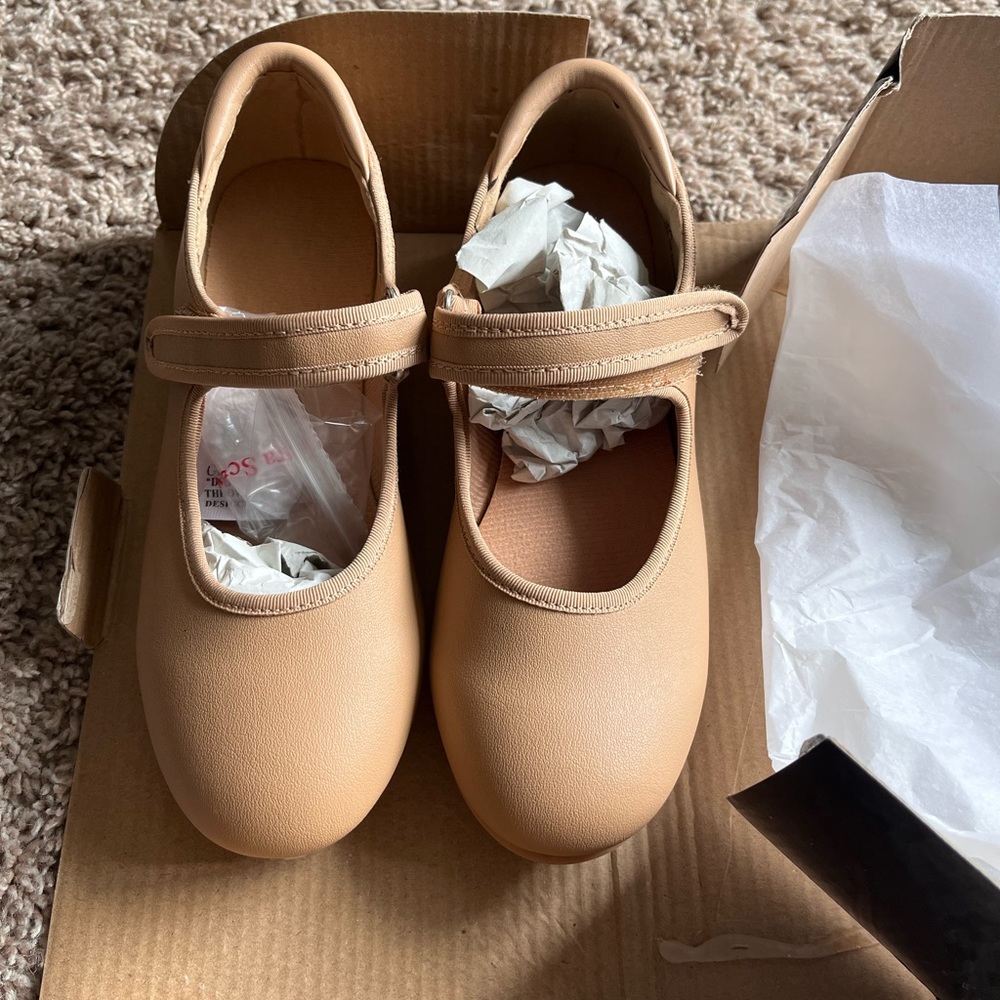 Linodes girls tap shoes